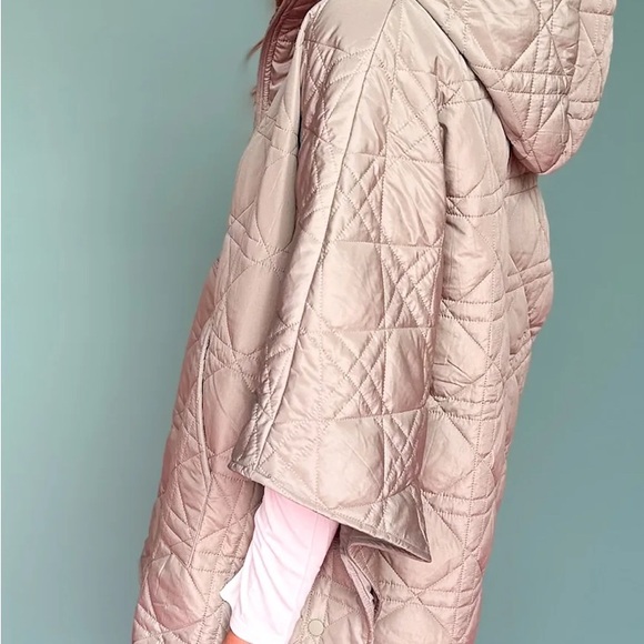 SSYS NWT Olive Puffer Cape Poncho - Picture 2 of 5